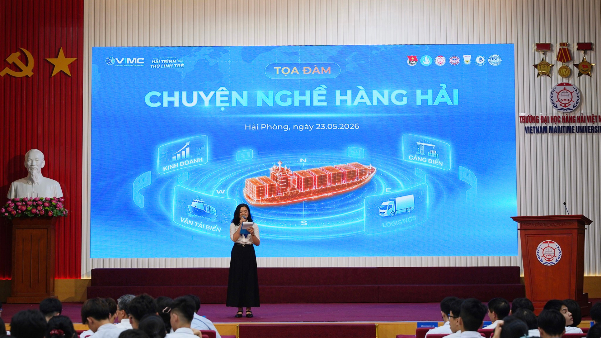 Tổ Chức Sự Kiện Tuyển Dụng